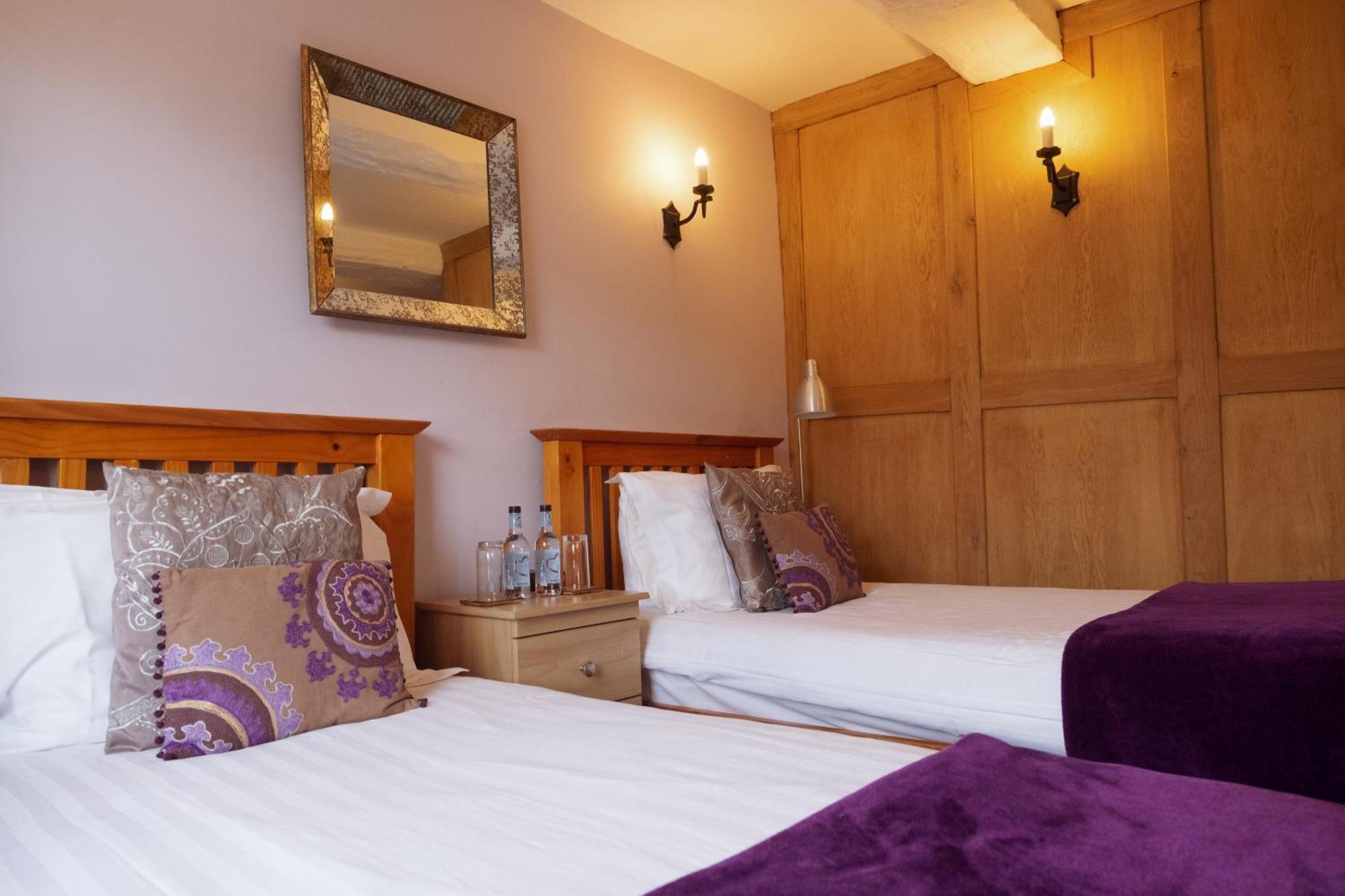 Kings Arms Hotel Abergavenny Exterior photo